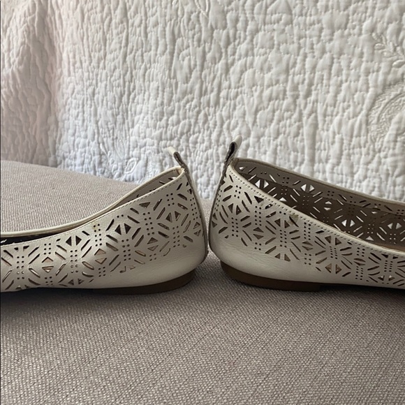 Aldo Laser Cutout Pointy Toe Flats - Picture 5 of 5